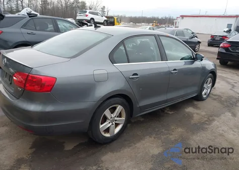 2012 Volkswagen Jetta 2.0L Tdi z USA, uszkodzony, nr VIN 3VW3L7AJ7CM417053